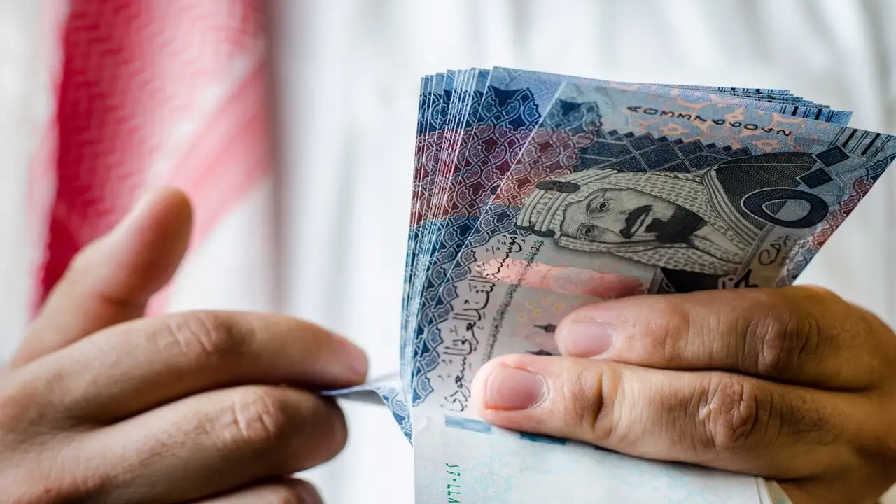 تطورات سعر الريال السعودي مقابل الجنيه المصري في تعاملات الثلاثاء بالبنوك
